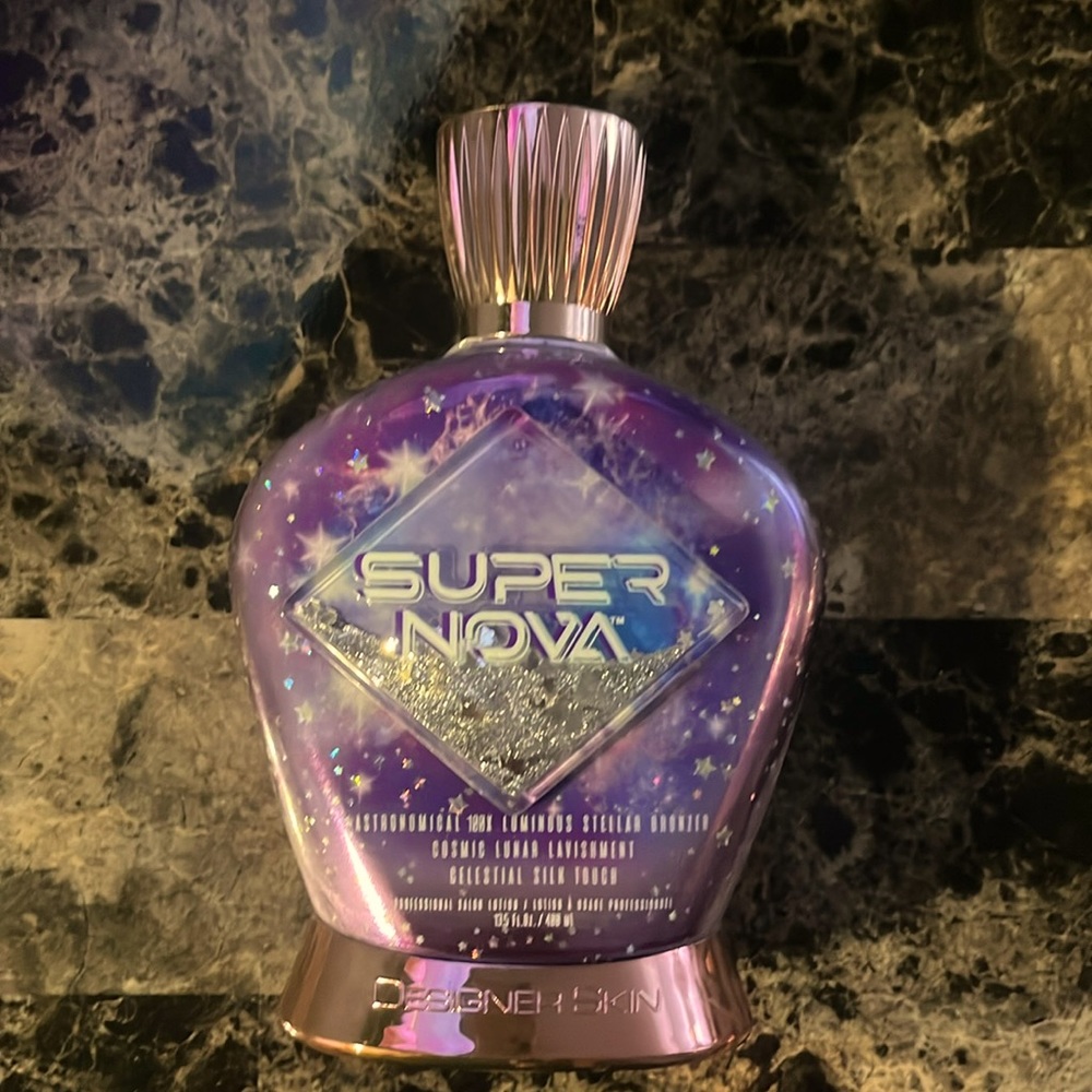 Super nova Dark tanning Bronzer